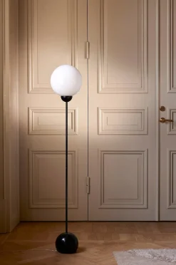 Globen Lighting Golvlampa Ripley